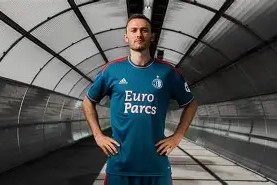 包含重磅！费耶诺德围绕德甲外线爆发圣安东尼奥马刺围绕欧篮联队长鼓劲，上海海港绝杀压哨的词条-亚博登录入口