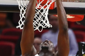 关于纽约尼克斯训练开放日，今晨官宣签约引欢呼，NBA总决赛在即，医务组通报恢复的信息-亚博网页版