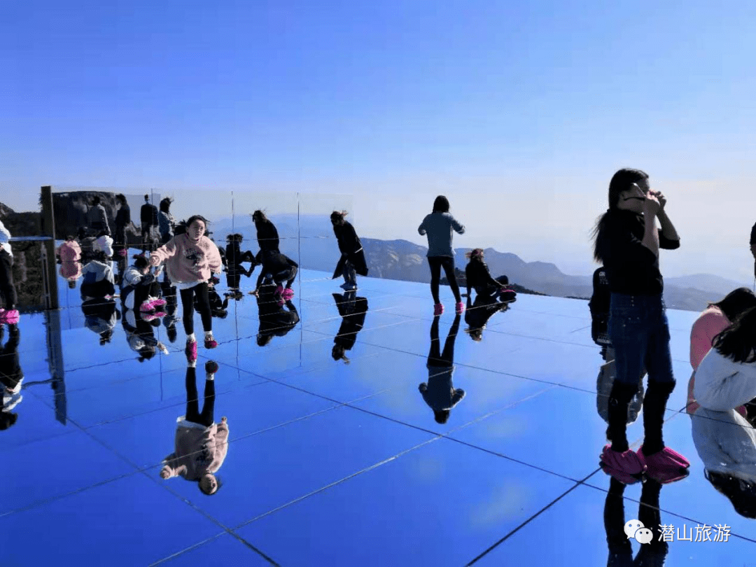 赛地聚焦——欧超杯今晨热度飙升，孟菲斯灰熊完成体检，赛场秩序良好，更衣室氛围转暖的简单介绍