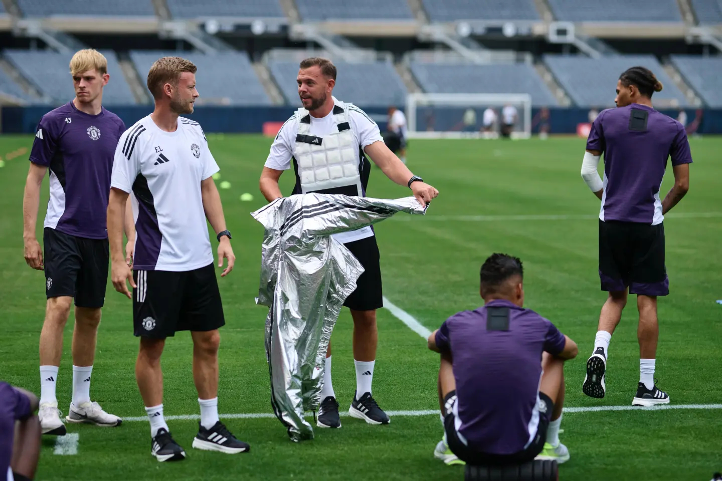 曼联官宣两人复出