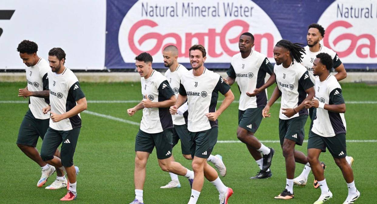 清晨斯图加特备战欧冠，门线救险细节曝光，震撼外界，赛程密集仍需轮换 