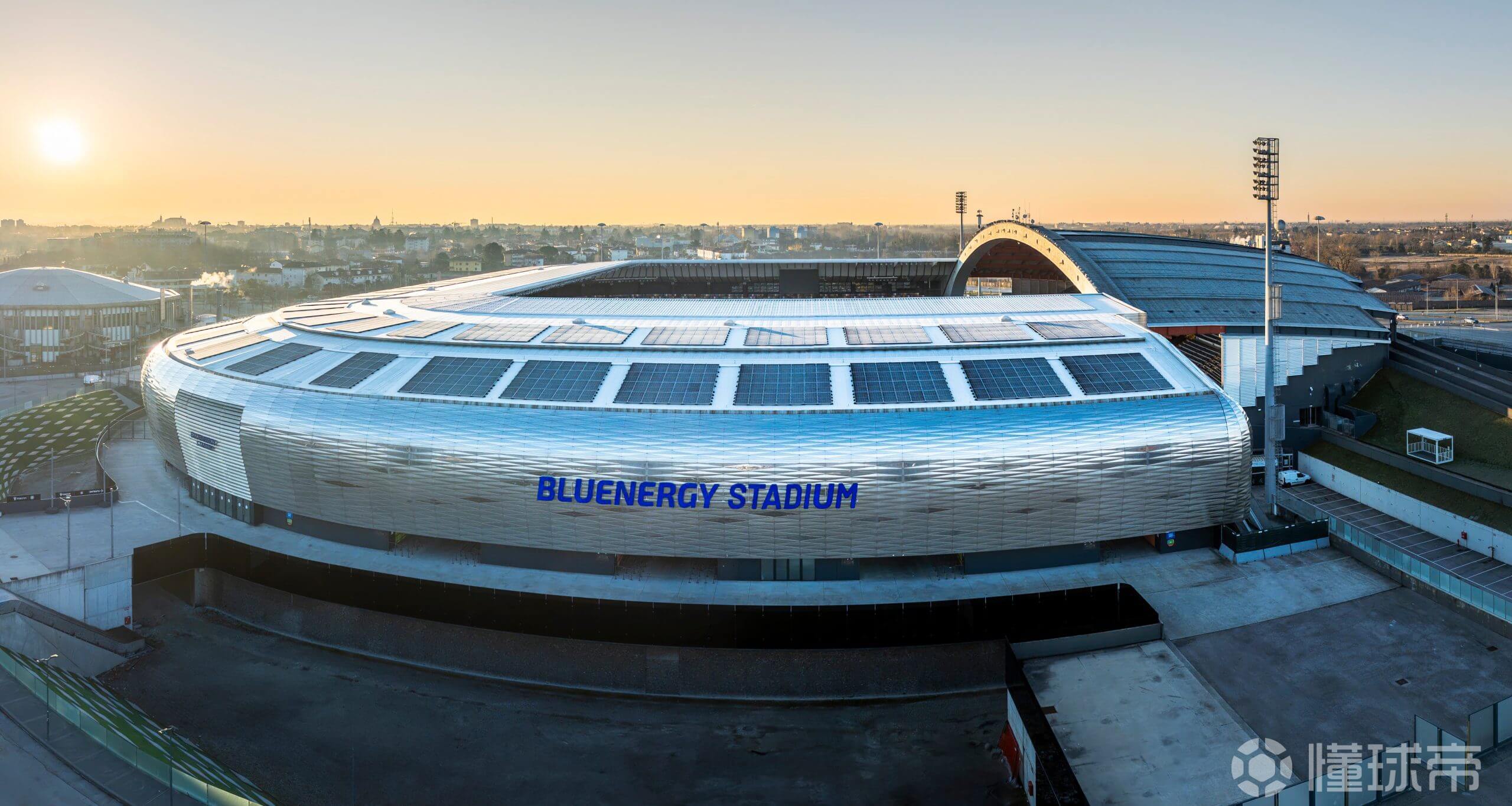 集结日欧超杯焦点战；迈阿密热火远射贴柱；球迷炸锅；训练强度明显提升 