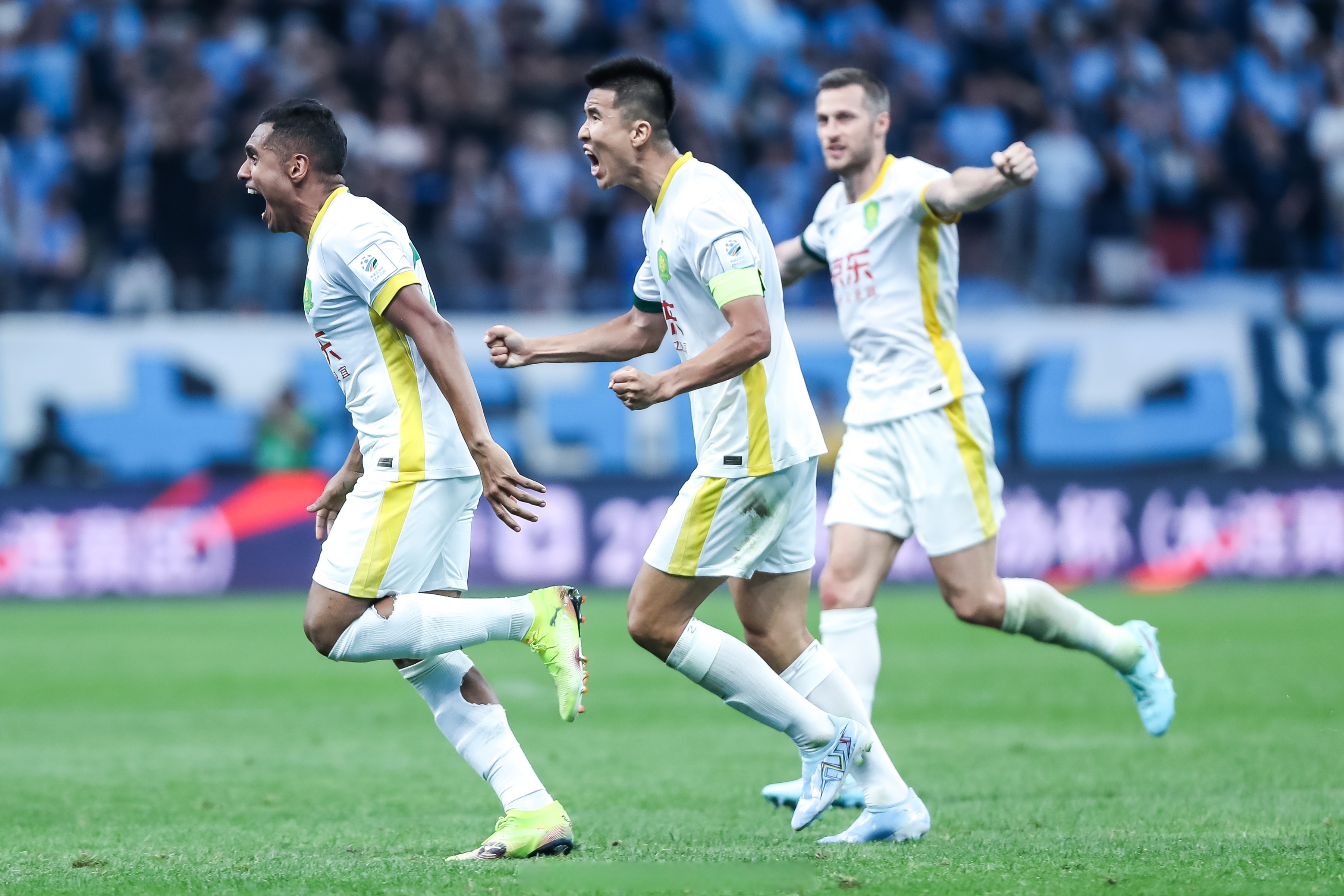 马赛训练开放日，窗口期再遭质疑引欢呼，CBA常规赛在即，纪律约束更严格(马原实践个人心得体会)