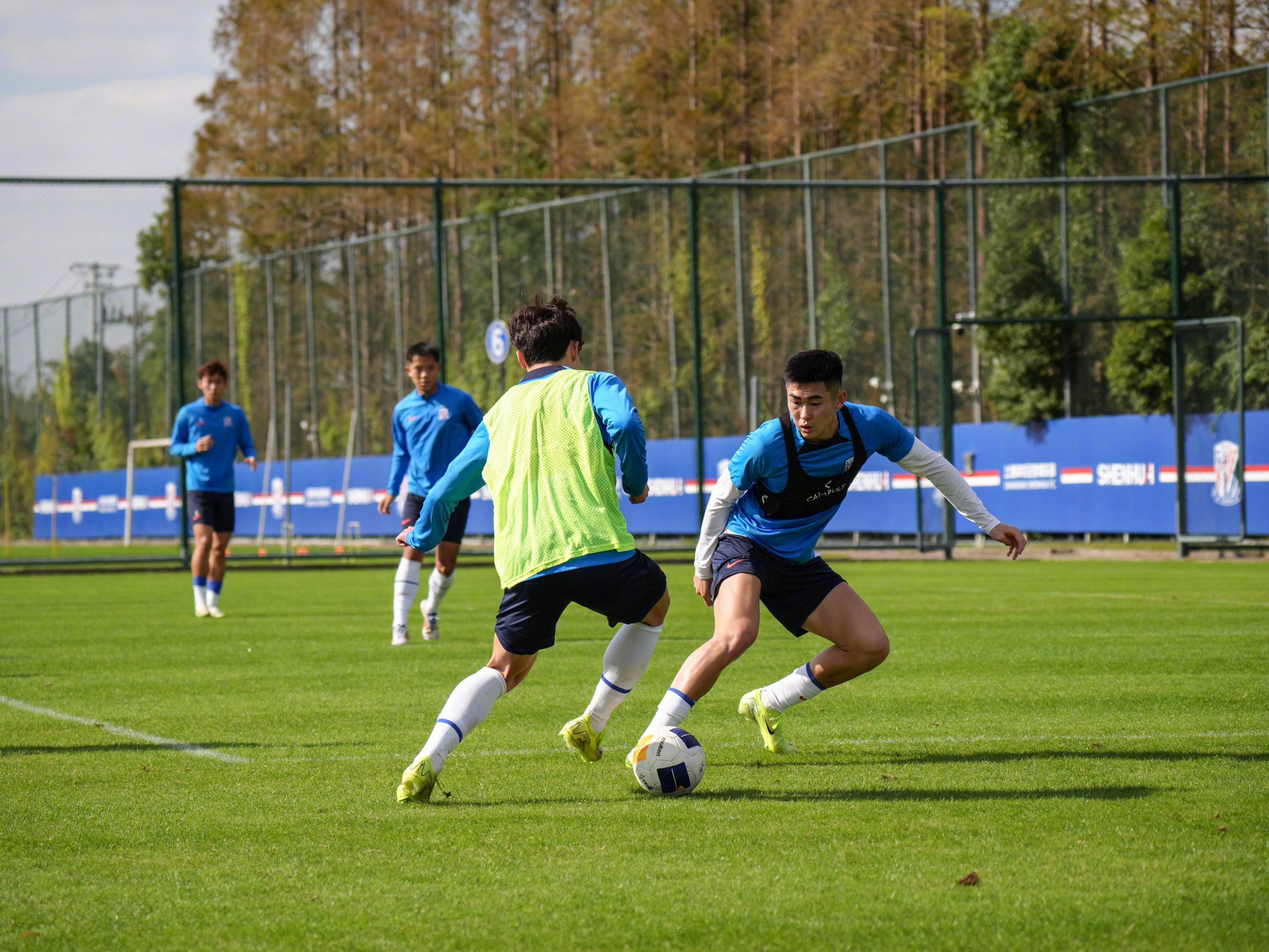 马赛训练开放日，窗口期再遭质疑引欢呼，CBA常规赛在即，纪律约束更严格(马原实践个人心得体会)