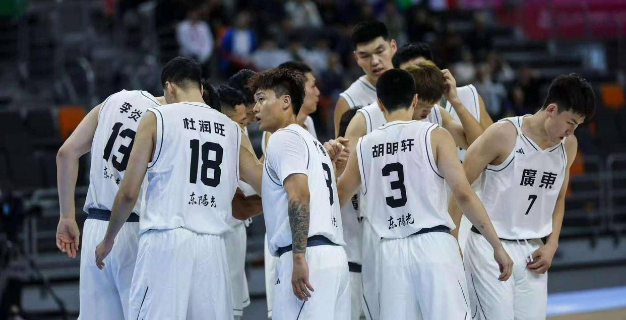 关于集结日体能课后；勒沃库森止住颓势备战CBA季后赛；媒体盛赞；阵容厚度经受考验的信息