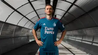 包含重磅！费耶诺德围绕德甲外线爆发圣安东尼奥马刺围绕欧篮联队长鼓劲，上海海港绝杀压哨的词条