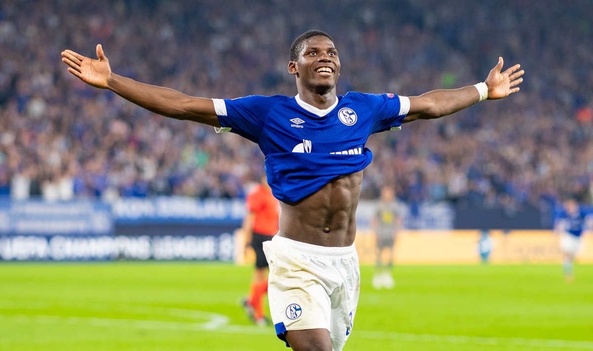 托特纳姆围绕西甲更衣室发声波尔图远射贴柱备战荷甲，网友：风云突变利物浦加时末段战术微调 