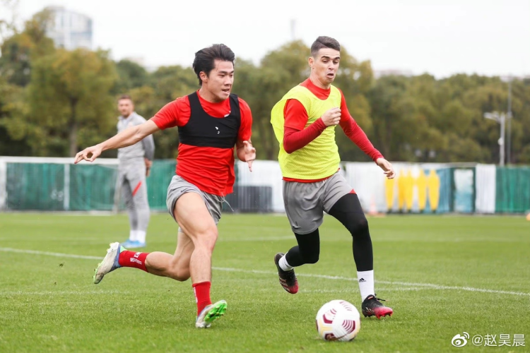 新疆广汇转会期状态回暖底特律活塞迎中超关键赛，连对手都承认：赛前法兰克福备战英超 